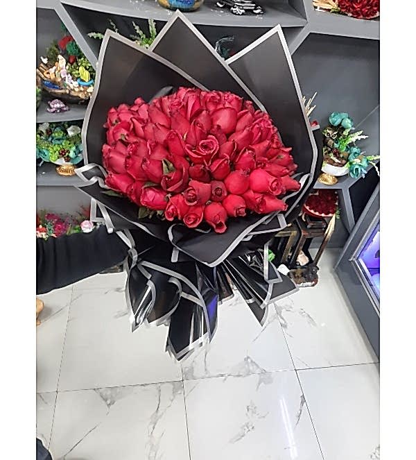 Kucak Dolusu Kırmızı Gül